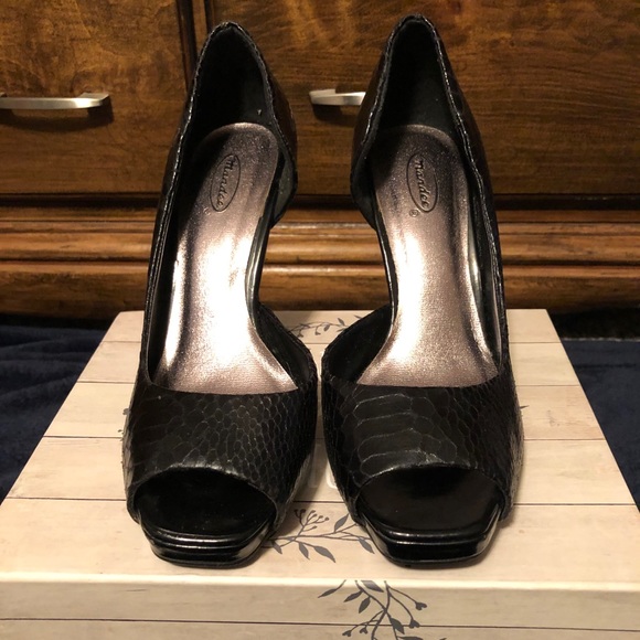 Mandee Faux Snakeskin Open-Toe Heels Size 6.5 - Picture 2 of 13